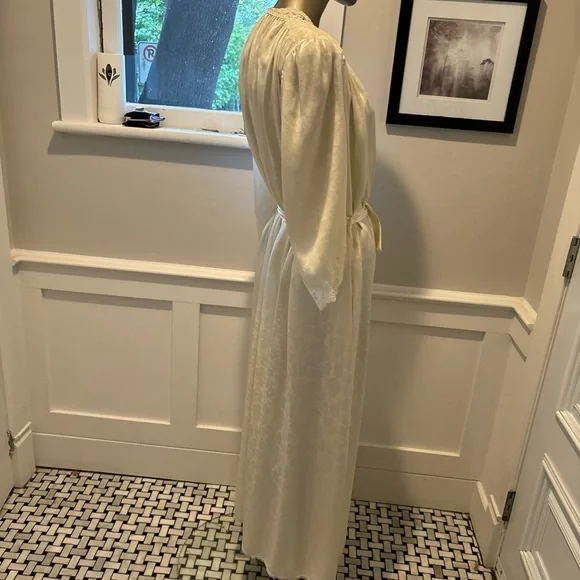 Christian Dior Lingerie Housecoat Laced  Duster White Kimono Belted M Robe - Picture 5 of 11